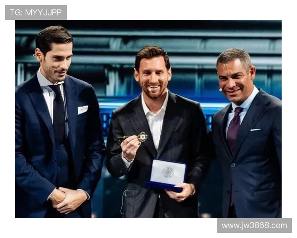 新书揭秘亚马尔成长之路:险投西班牙人梅西羞涩合影成就回忆